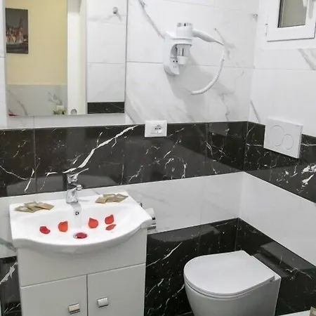 בית הארחה Ninfa רומא